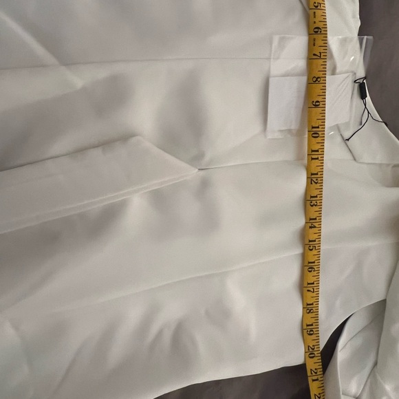 Stunning Lavish Alice cape Dress - Picture 6 of 7